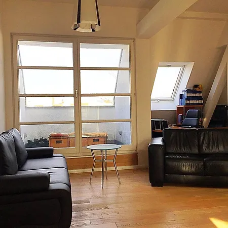 Ueber Den Daechern Von *