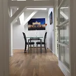 شقة Ueber Den Daechern Von