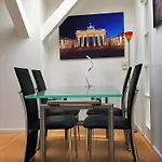 Ueber Den Daechern Von شقة